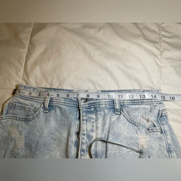 Hollister Button-up High-Waisted Distressed Denim Shorts Size 9 - Picture 10 of 10